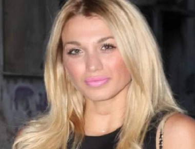 Νέα απόδραση για την Κωνσταντίνα Σπυροπούλου στην Μύκονο (φωτό,βίντεο)